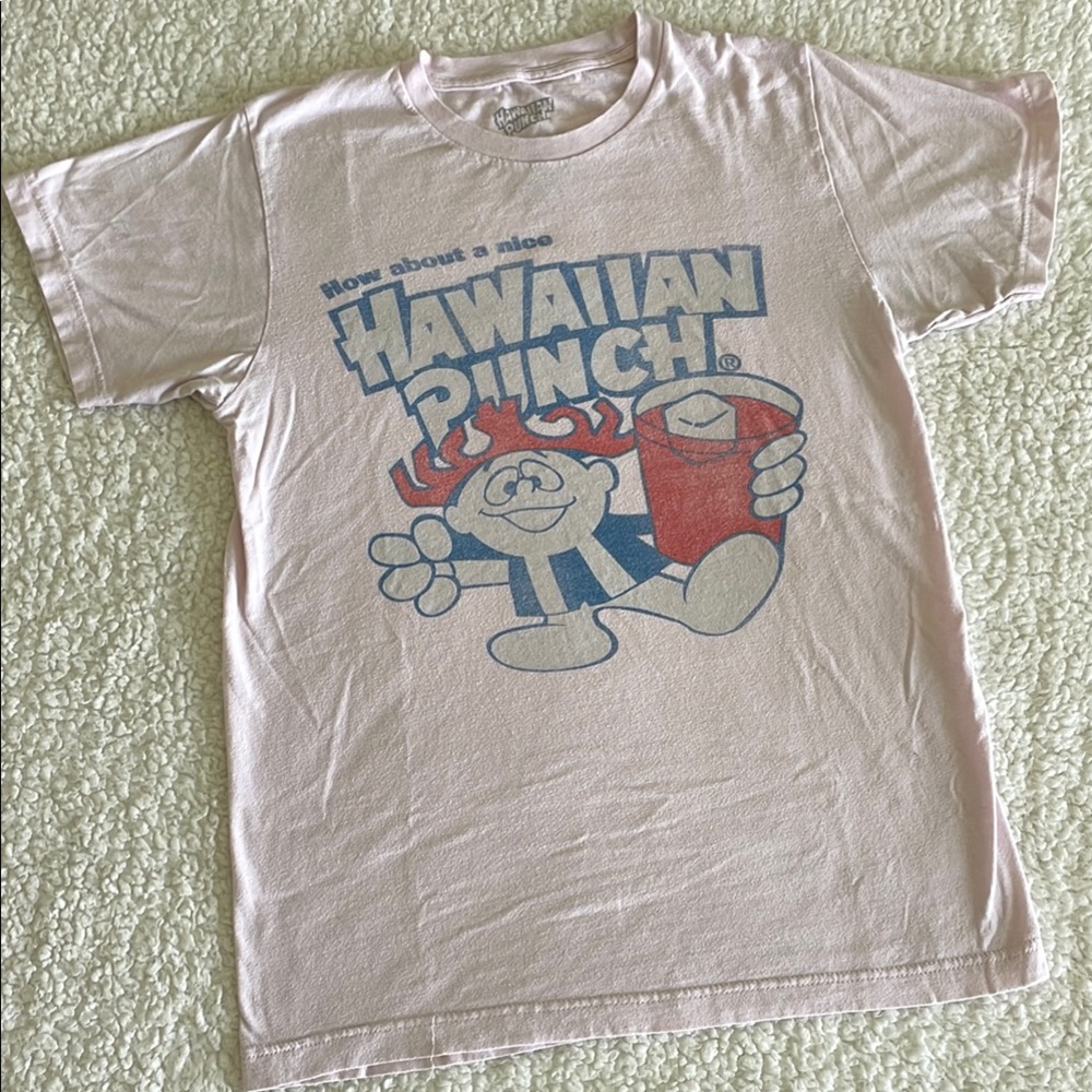 Hawaiian Punch Short Sleeve Tee with Graphic Design pink size small